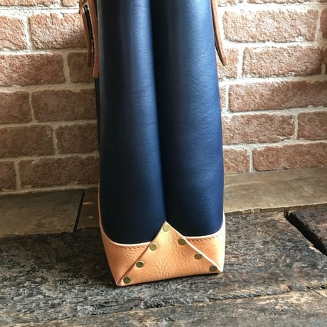 LEFT HAND TOTE BAG  / NAVY×TAN (S)