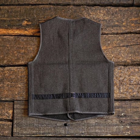 Browns Beach / EARLY VEST "OXFORD GRAY"