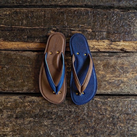 LIGHT MARKER / BEACH SANDAL (HORSE HIDE)