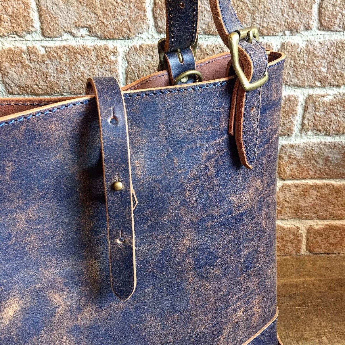 LEFT HAND TOTE BAG / NAVYクラック(M) | CALIFORNIA