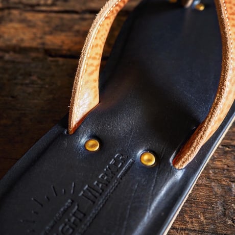 LIGHT MARKER / BEACH SANDAL (BUTTERO "NATURAL x NAVY" )