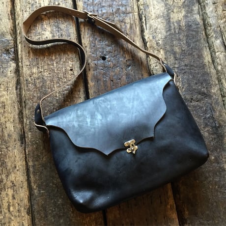 Fernand Lether / Horizontal Latch Pouch (L)