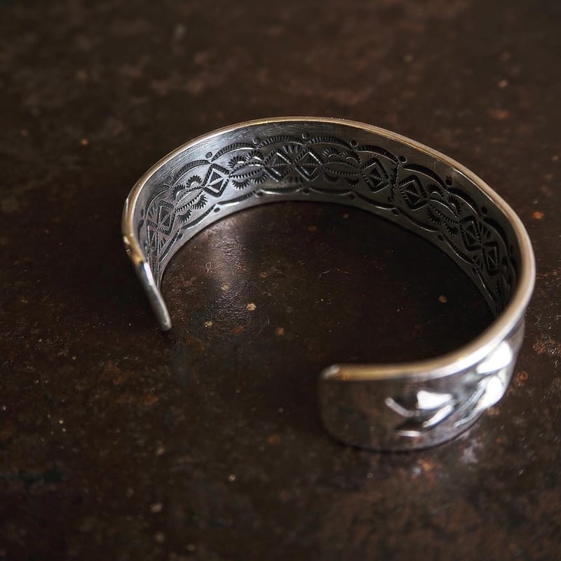 RAY ADAKAI / Double Stamp Bangle | CALIFORNIA RAY ADAKAI / Double Stamp Bangle | CALIFORNIA