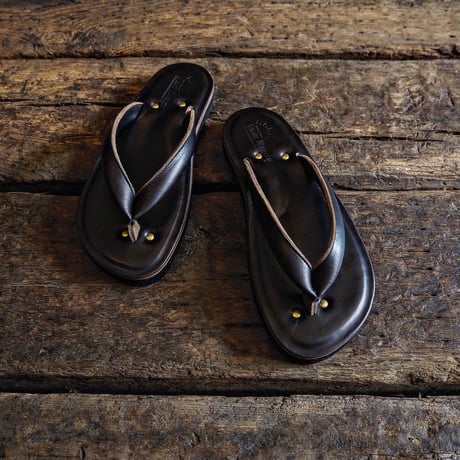 LIGHT MARKER / BEACH SANDAL (CHOMEXCEL "BLACK")