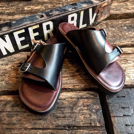 LIGHT MARKER /DOUBLE MONK STRAP SANDAL (BLACK×ﾃｨﾝﾊﾞｰ)