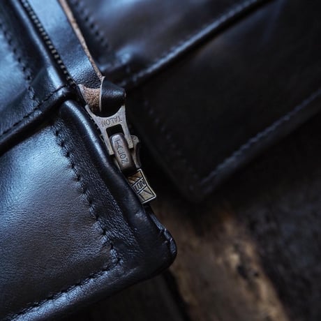 Aero Leather / Highwayman Premier "Black"