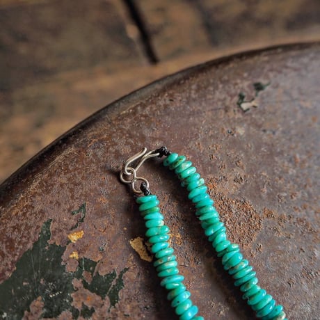 Navajo / Kingman Turquoise Necklace （ナゲット）