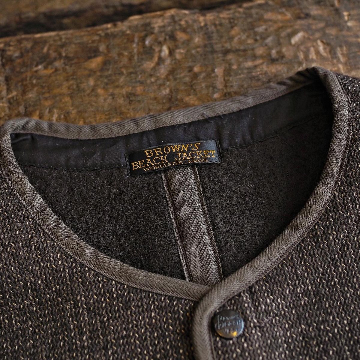 Browns Beach / EARLY VEST Browns Beach / EARLY VEST