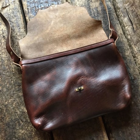 Fernand Lether / Horizontal Latch Pouch (L)