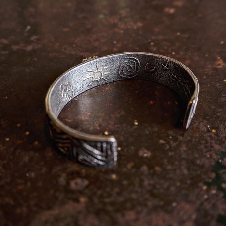 Gilbert Dino Garcia / Tufa Cast Bangle "White Buffalo"