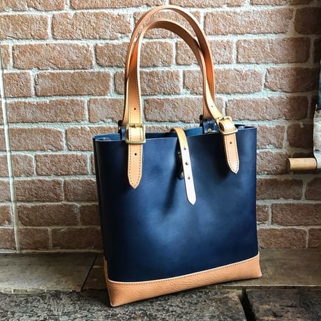 LEFT HAND TOTE BAG  / NAVY×TAN (S)