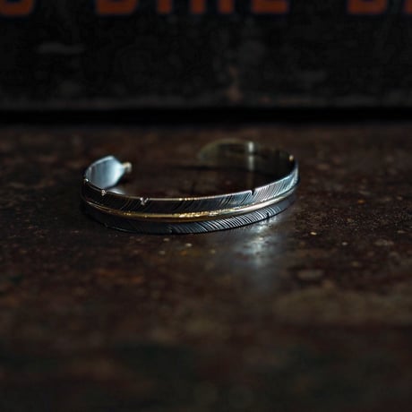 John Nelson ／FEATHER BANGLE 12K G.F -10mm-