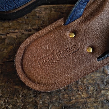 LIGHT MARKER / BEACH SANDAL (HORSE HIDE)