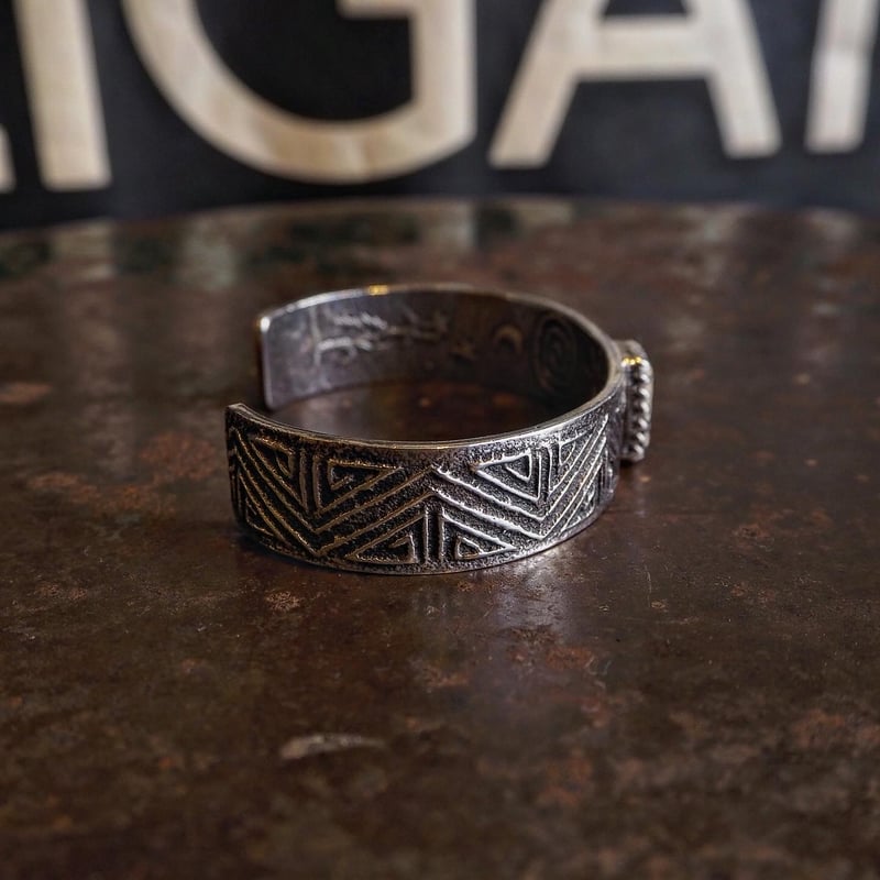 Gilbert Dino Garcia / Tufa Cast Bangle 