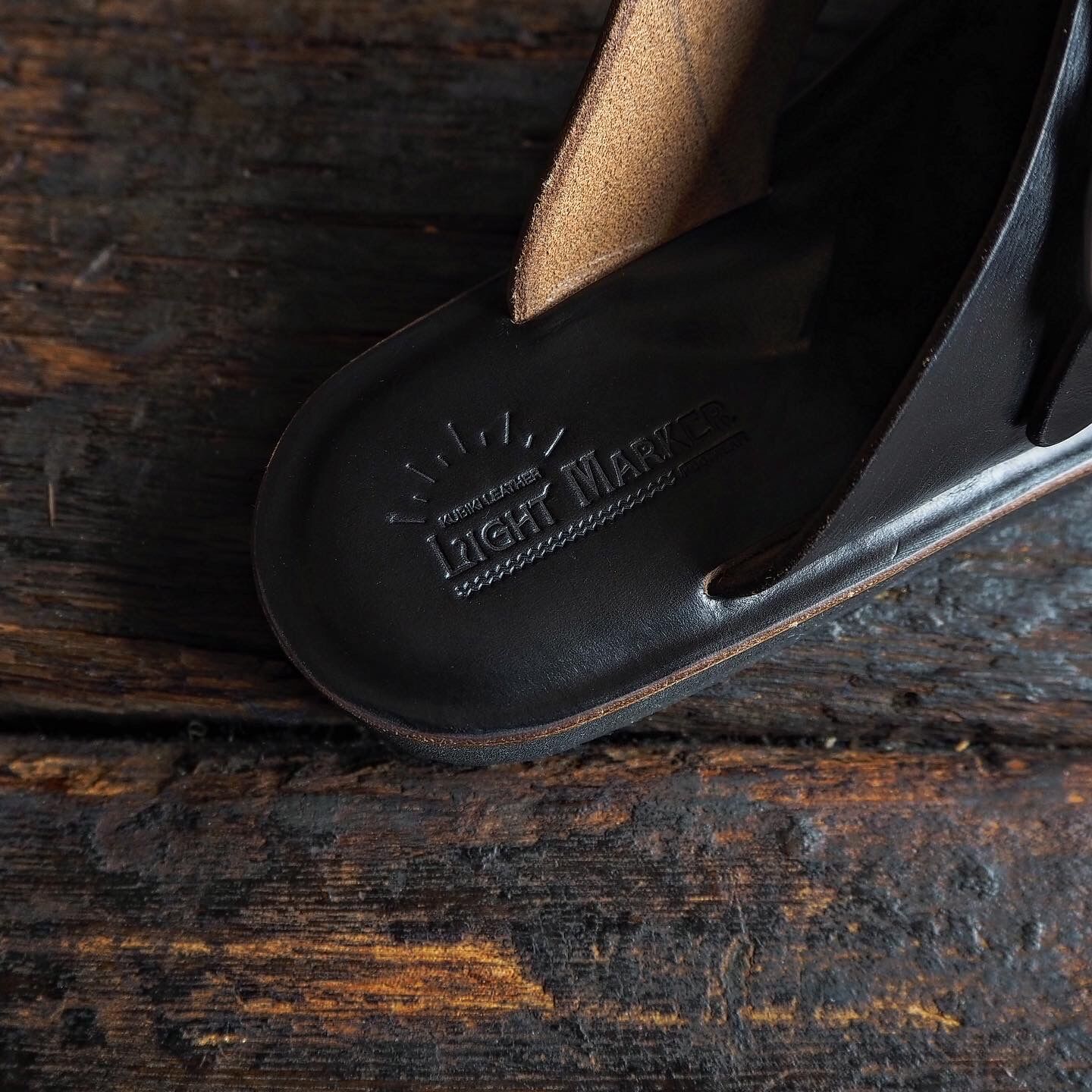 LIGHT MARKER /DOUBLE MONK STRAP SANDAL (BLACK