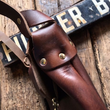 Fernand Lether / Horizontal Ipad Latch Pouch