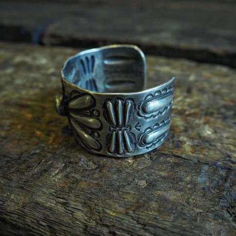 MS ring / Stamp Work Bangle "Old Fly"