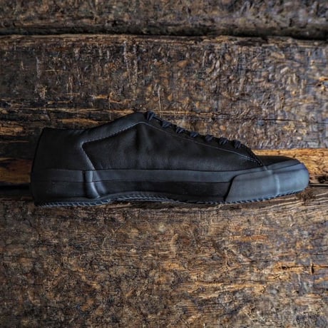moonstar / PLAIN COURT "Black"