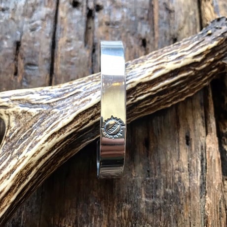 NATIVE SPIRIT / SINGLE STAMPED BRACELET HAWK FEATHER