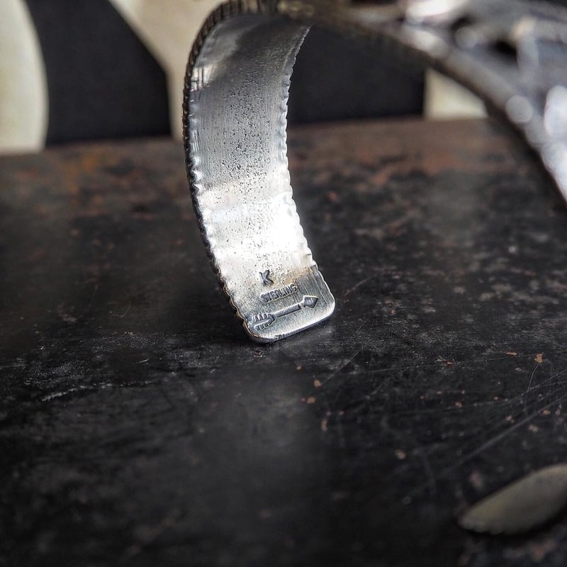 Kevin Yazzie / トゥーファキャストバングル（Kingman Turquoise)