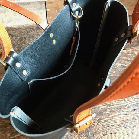 LEFT HAND TOTE BAG  / BLACK×CAMEL (S)