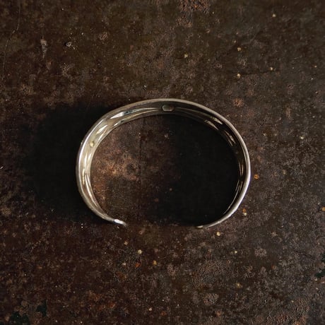 RAY ADAKAI ／ Single Stamp Bangle
