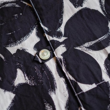 HAVERSACK／FLOWER PRINT TYPEWRITER SHIRT -NAVY-