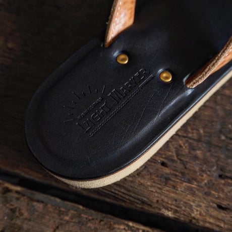 LIGHT MARKER / BEACH SANDAL (BUTTERO "NATURAL x NAVY" )