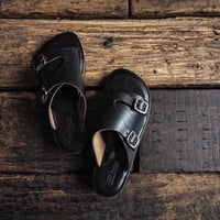 LIGHT MARKER /DOUBLE MONK STRAP SANDAL  (BLACK CHROMEXCEL)