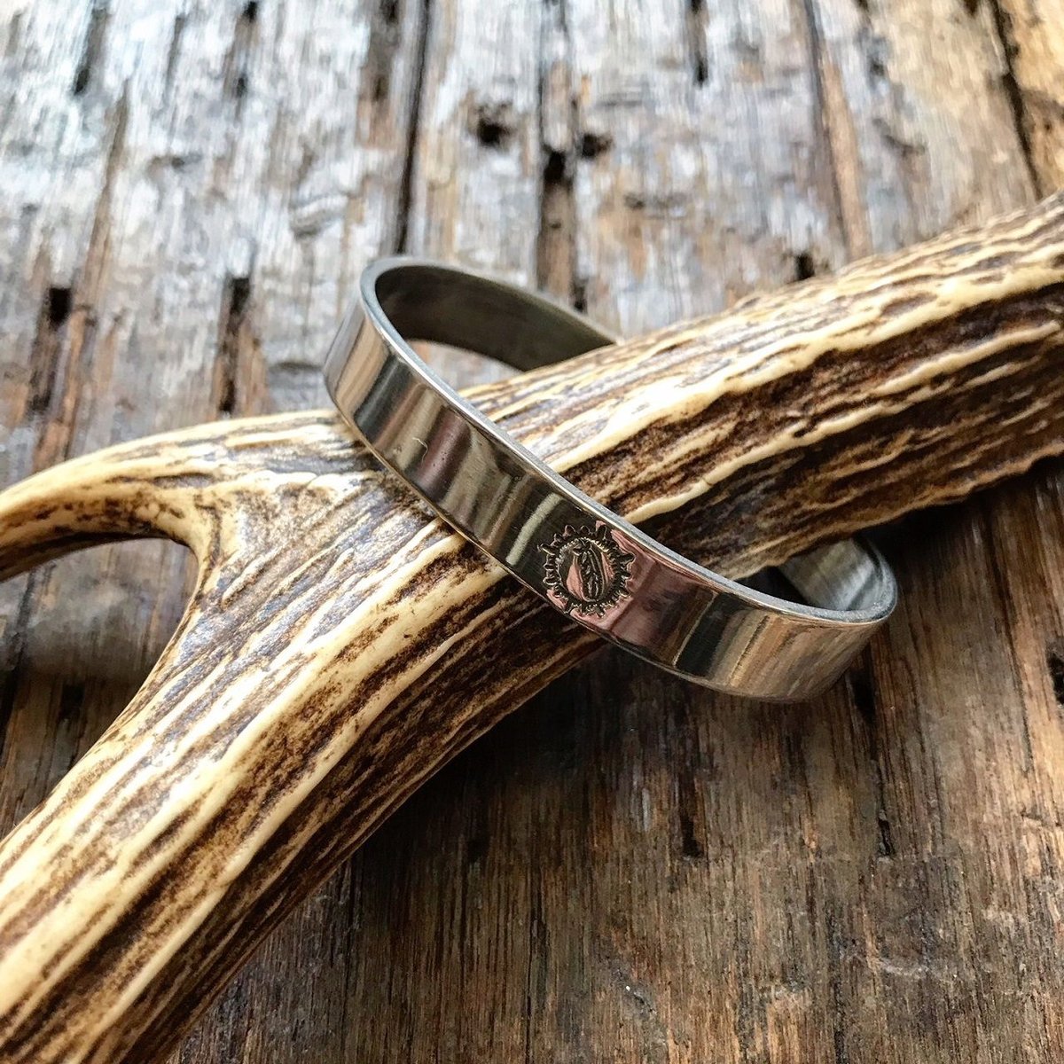 NATIVE SPIRIT / SINGLE STAMPED BRACELET HAWK FE