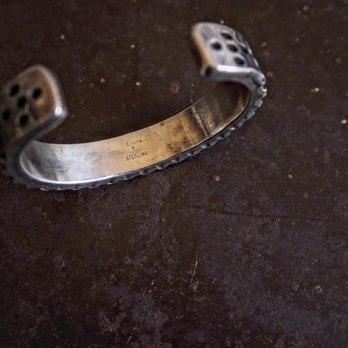 Elvira Bill / H.G Stamp Work Bangle | CALIFORNI Elvira Bill / H.G Stamp Work Bangle | CALIFORNI
