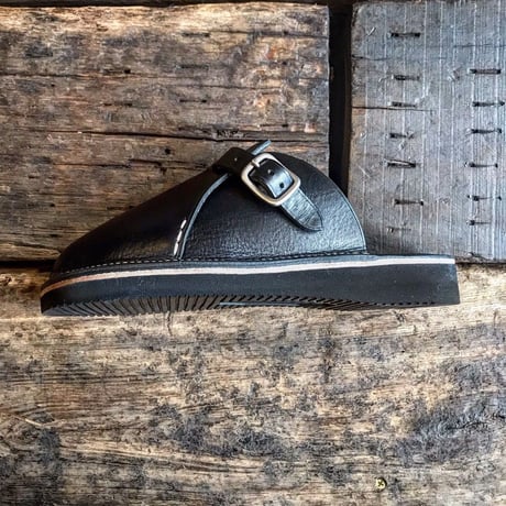 LIGHT MARKER / SINGLE VI SANDAL(BLACK)