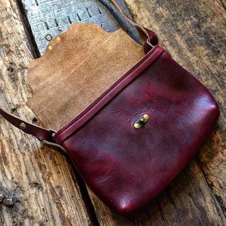 Fernand Lether / Horizontal Latch Pouch (M)