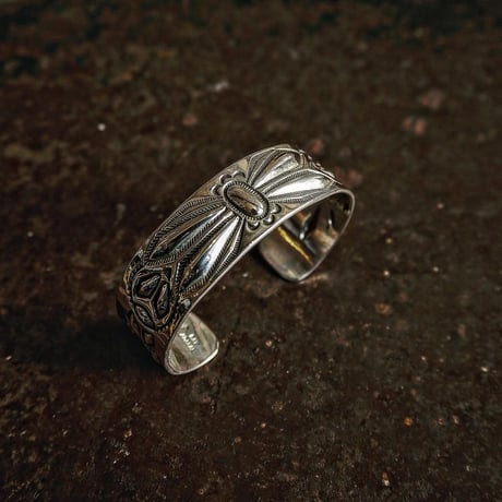 RAY ADAKAI ／ Single Stamp Bangle