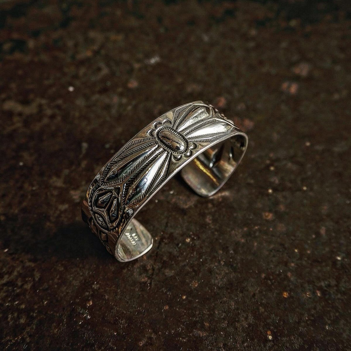 希少 Vintage Navajo RAY ADAKAI バングル 希少 Vintage Navajo RAY ADAKAI バングル indian jewelry