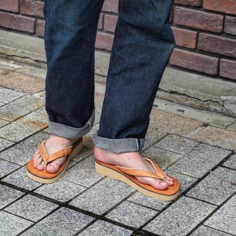 LIGHT MARKER / BEACH SANDAL (BUTTERO "NATURAL" )