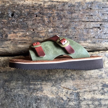 LEFT HAND / ダブルストラップバックル付きサンダル(OLIVE×BROWN×ﾃｨﾝﾊﾞｰ)