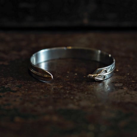 John Nelson ／FEATHER BANGLE 12K G.F -10mm-