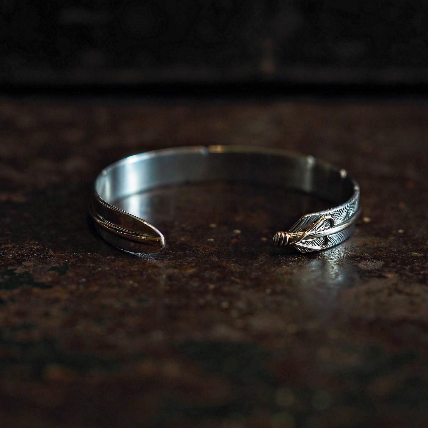 John Nelson ／FEATHER BANGLE 12K G.F -10mm- | CA
