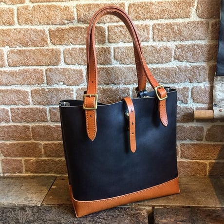LEFT HAND TOTE BAG  / BLACK×CAMEL(S)