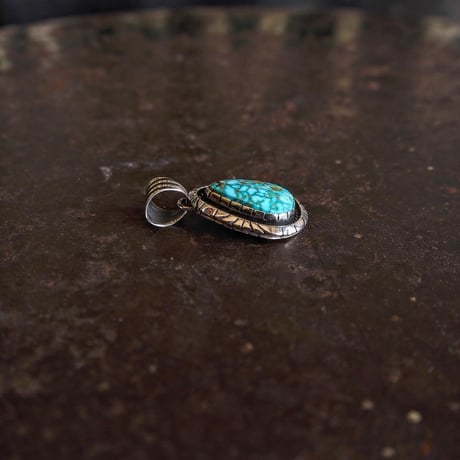 Kevin Ramone / Shadow Box Turquoise Top