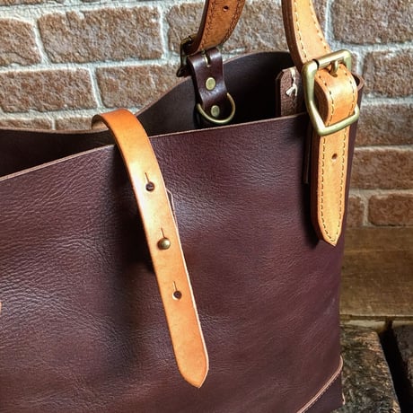 LEFT HAND TOTE BAG  / CHOCO×CAMEL (S)