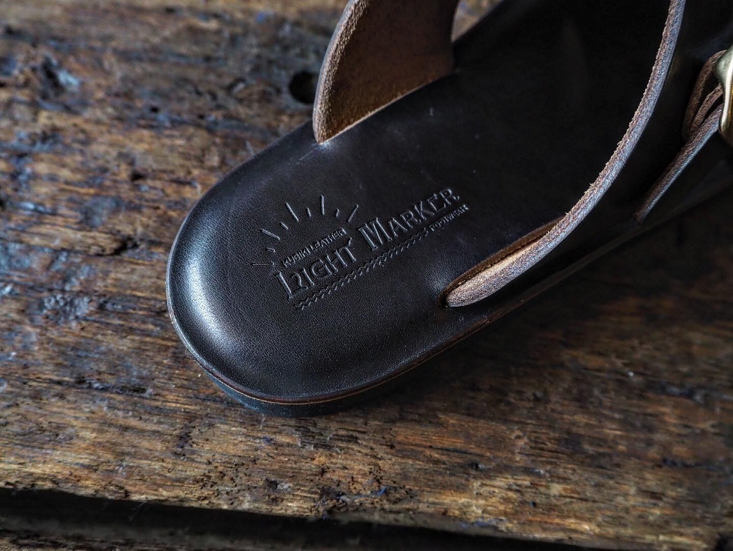 LIGHT MARKER /DOUBLE MONK STRAP SANDAL (BLACK CHROMEXCEL