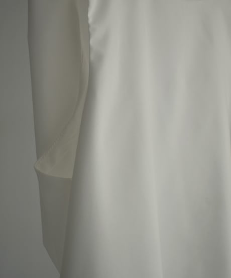 tops-02480　バックツイストノースリーブ　ホワイト　ブラック