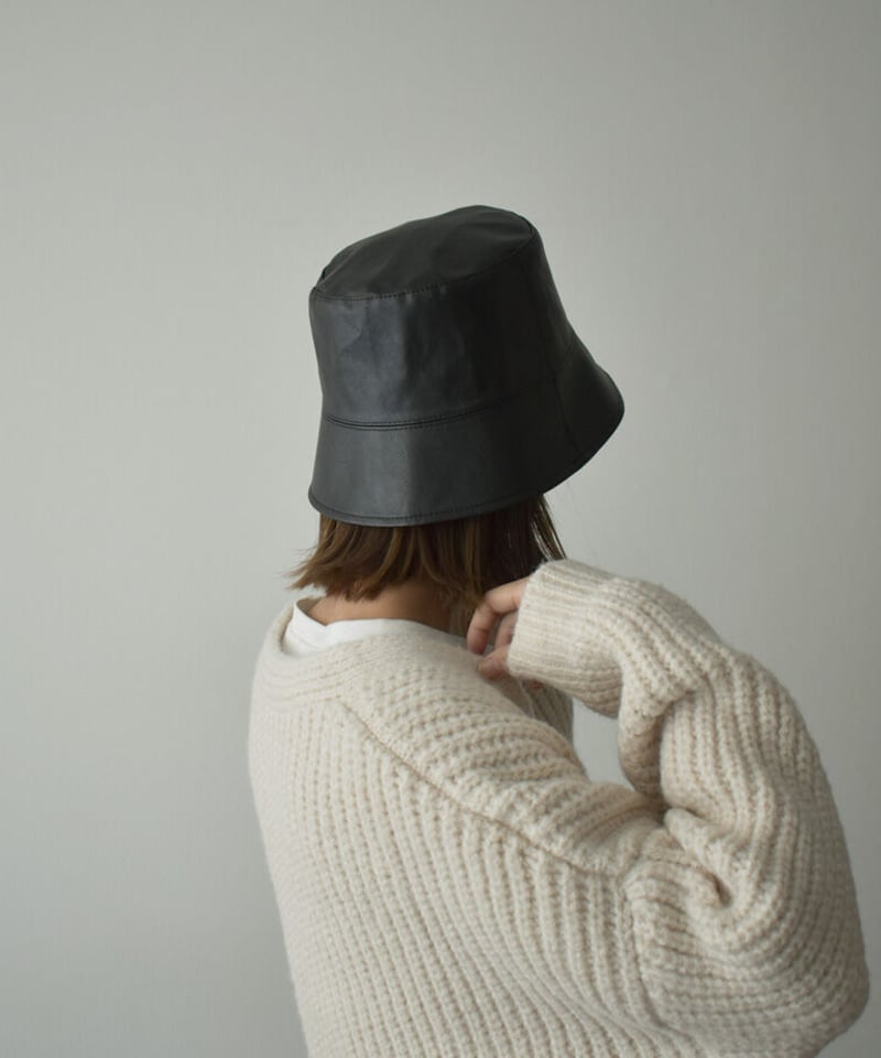 nh-cap-02056 フェイクレザー バケットハット グレージュ チャコール