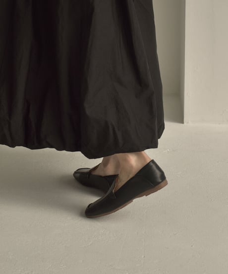 shoes-02169　クッション仕様　スクエアトゥスリッポン　グレージュ　ブラック