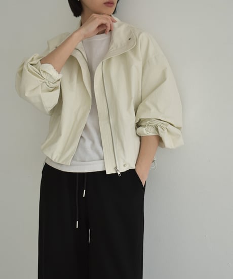 outer-02089　ボリュームスリーブ ショート ブルゾン　オフホワイト　ベージュ　チャコール