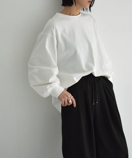 ホワイトのみ 3月中旬入荷分　予約販売　tops-02517　ボリュームスリーブ カットソー　ホワイト　ブラック