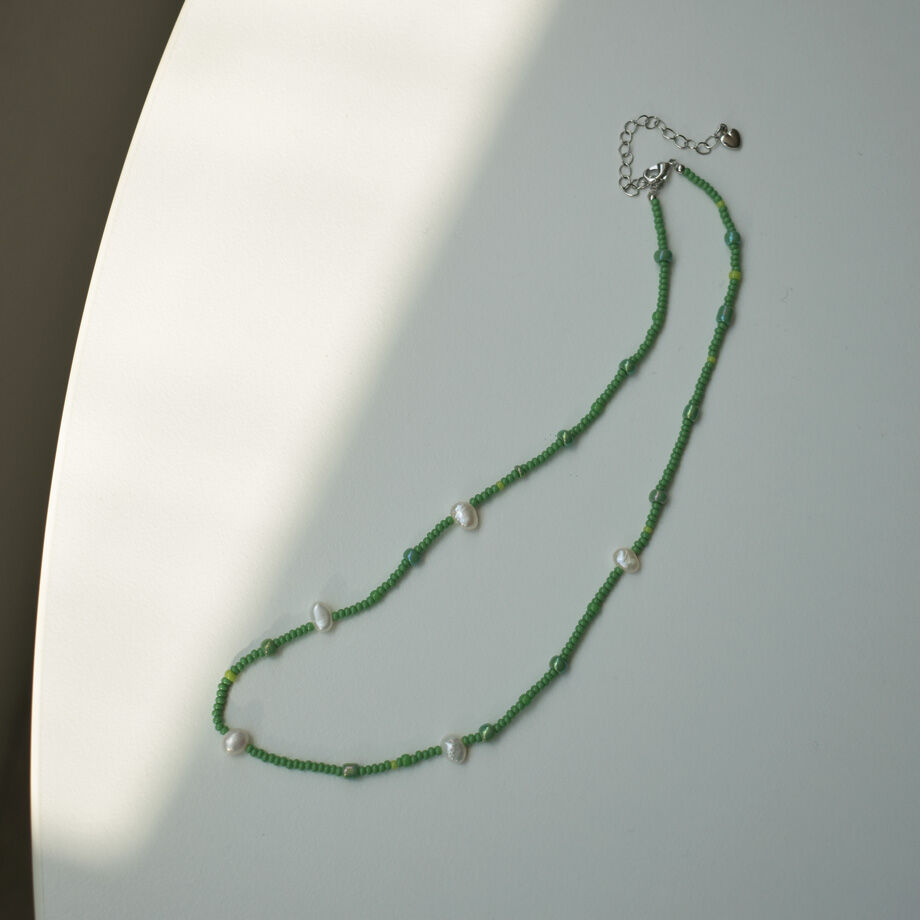 HENRY CUIRオリーブグリーンのビーズ ネックレスパズル HENRY CUIRオリーブグリーンのビーズ ネックレスパズル