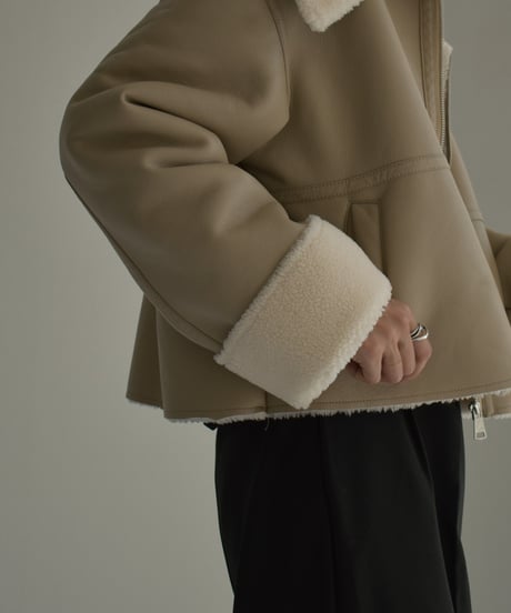 outer-02075　ビックカラー フェイクムートン ジャケット　グレージュ　ベージュ　ブラック